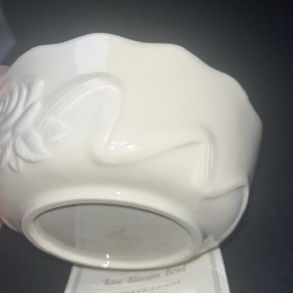 Lennox rose blossom bowl 24 K gold trim Edge 5 1/2” X 2” - Picture 6 of 8